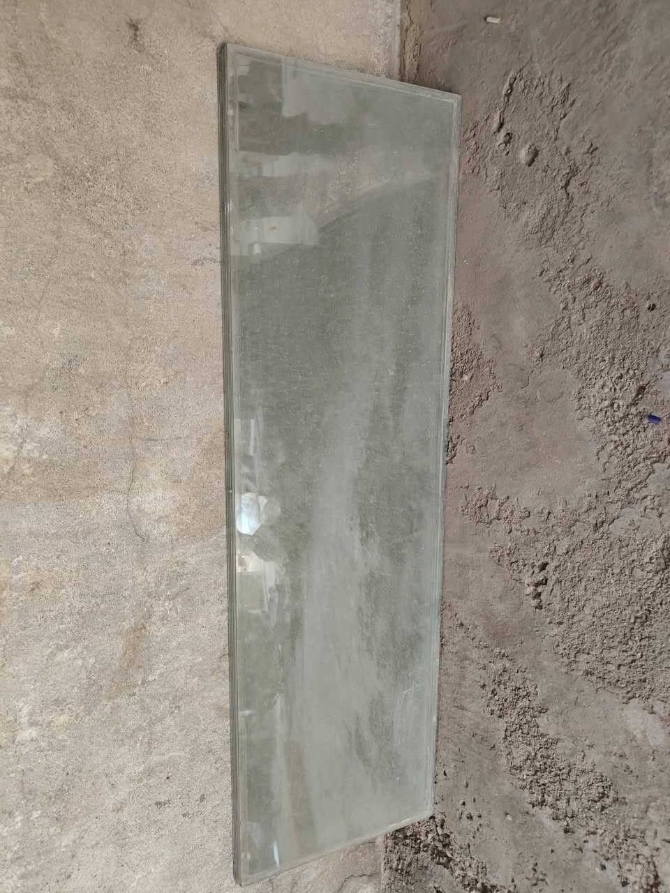 #مكلفة بالنشر
باب كامل مع الجام نظيف جدآ طول 2.80 متر
العرض 1متر السعر ب200 وبي مجال 
عمود كهرباء طول 5.50 متر السعر 50 وبي مجال
زجاج 14 قطعه طول 1.30متر وعرض 40 سم كلهن ب40
مكانهن انوار الصدر الشراي يتصل ‏‪***********
