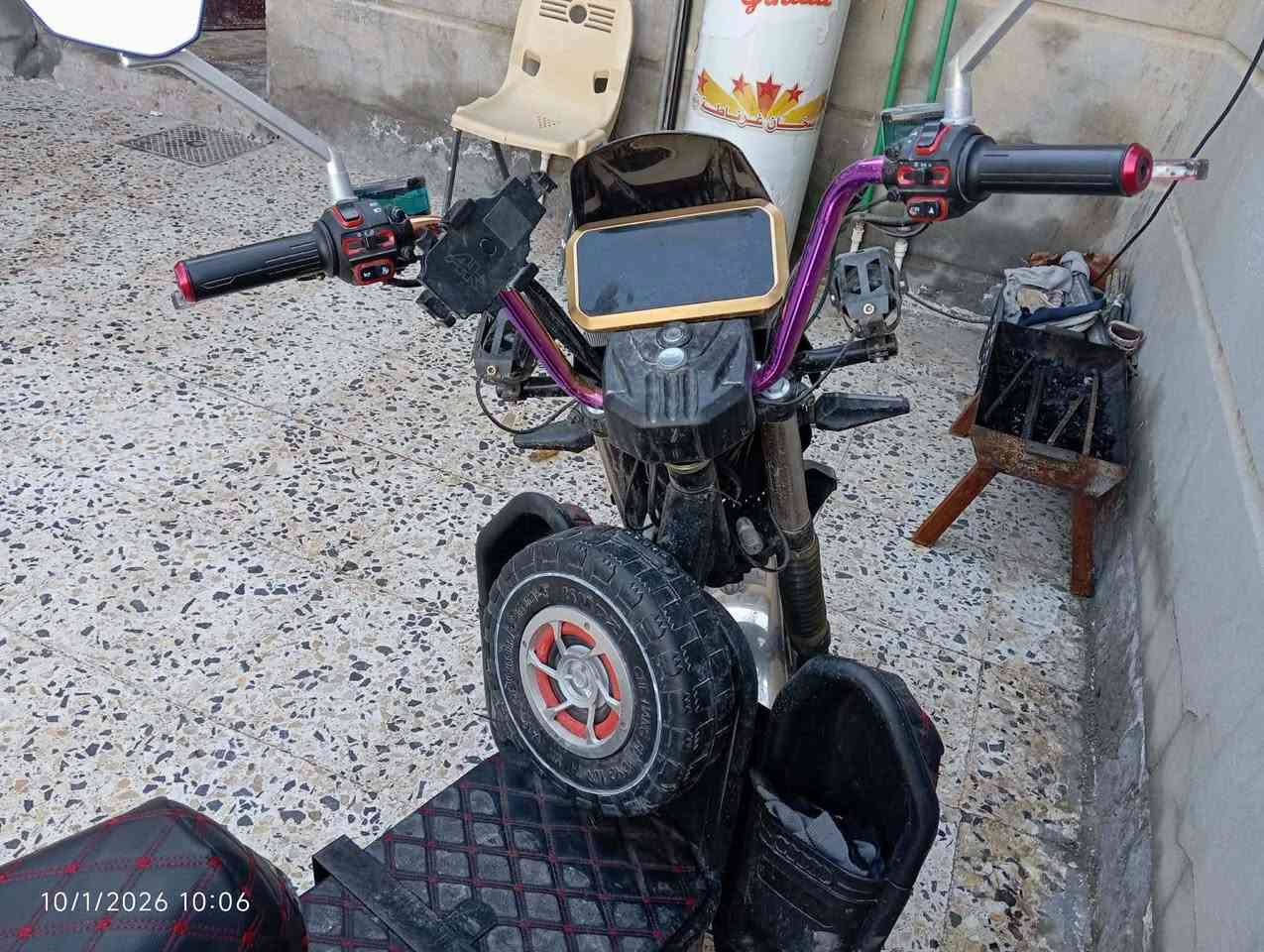 السلام عليكم دراجه شحن للبيع ٦بطاريات بعدها جديده مستخدمها ٢٠يوم وصل جمعيه بيها علفحص وين متريد افحص السعر 750 قفل للاستفسار***********
