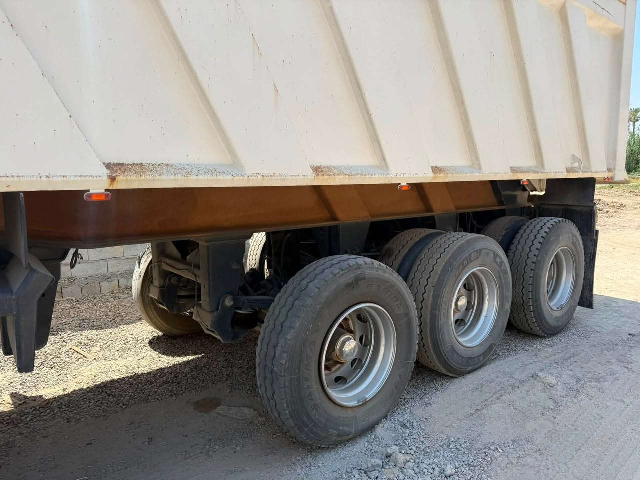 السلام عليكم مقطوره للبيع حداديه طول 7وربع ارتفاع 150 السعر ب١٩٠ ورقه وبيه مجال للاستفسار ***********

