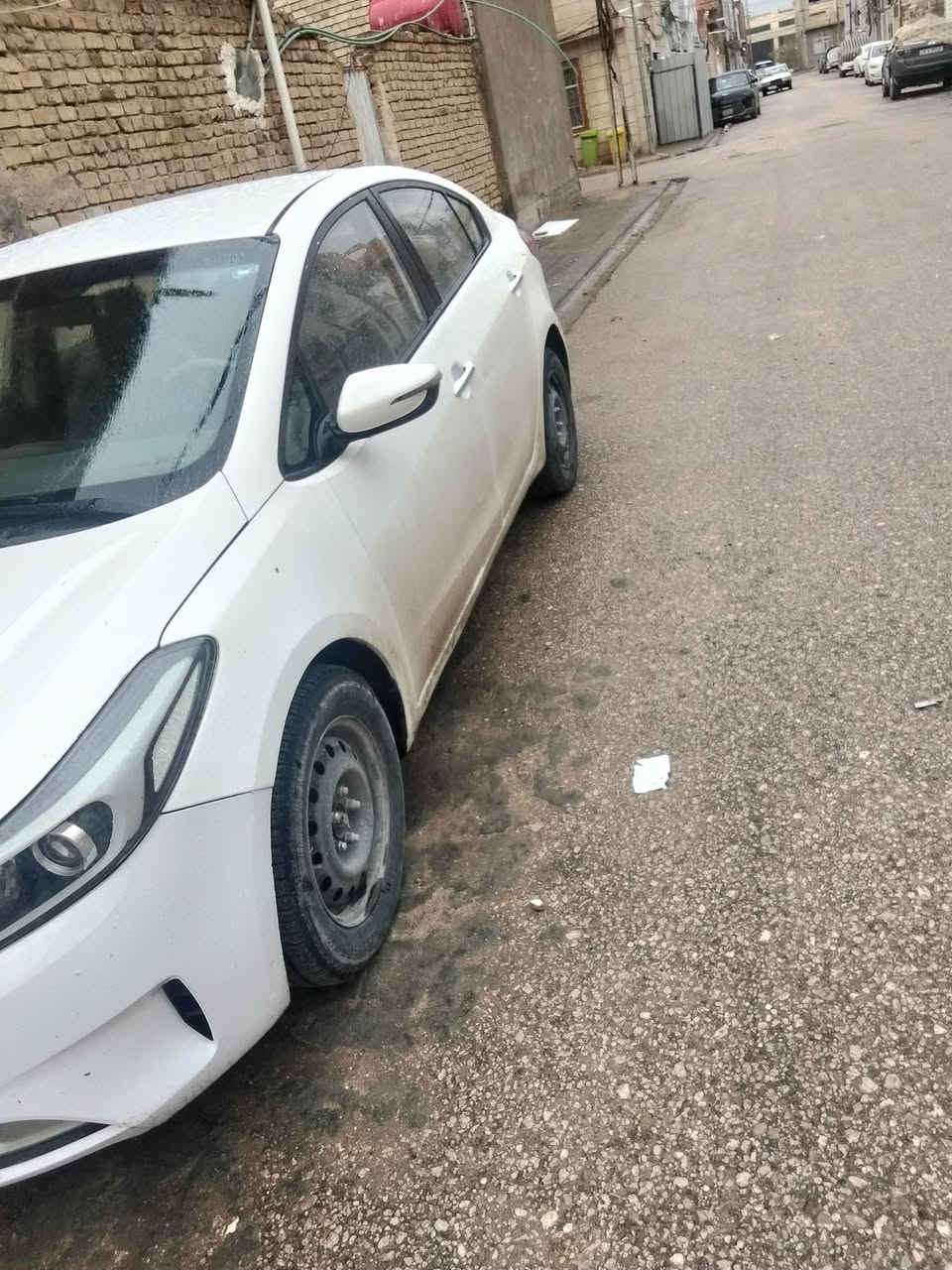 كيا سيراتو موديل 2018 خليجي مكينه كير حداديه تبريد مكفولات ،
مكفوله من كل ضربه سيارة تكم شواصي حوض لغود مكفوله 
سنويه وهزه جديده تحويل وكاله مضمونه 100%
سياره بيه ادوار ثنينهم صبغ وبيه ربع جاملغ اميامي صبغ فقط بدون اي حادث 
السعر بلاش 112 قفل 
مكاني نجف 
الرقم***********
