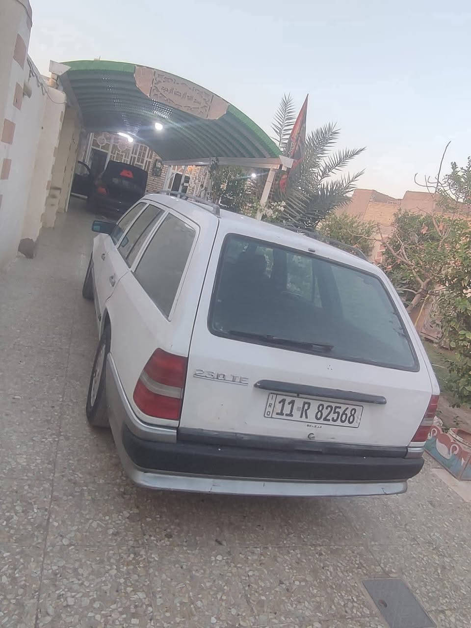 ياالله يامحمد ياعلي
السلام عليكم ورحمه الله وبركاته 

للبيع مرسيدس 

نوع دب استيشن

موديل 1988

رقم بغداد بسمي 

محرك وكير محور بطه 

حداديه جديده 

صندوق شفط

سياره جاهزه من كلشي خير من الله 
مكان السياره بغداد 

سعر أتصل وتدلل

رقم الهاتف ***********
