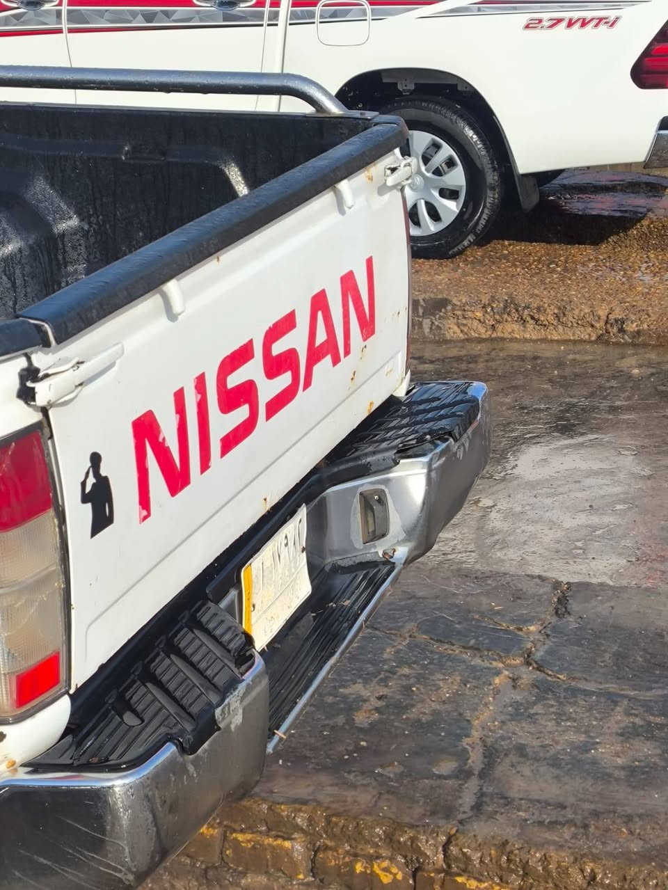 السلام عليكم نيسان للبيع موديل ٢٠١٤سياره مال جناي جاهزه ماناقصهه شي رقم ذي قار بسمي مداور ثاني يوم ب السعر ١٣٨ وبيهه مجال حك الجيه العنوان ناصريه هاذه رقم راعيهه وتواصل ويا ***********
