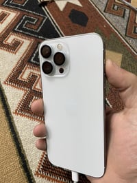 ١٣ برو ماكس ذاكره ٢٥٦ بطاريه ٩٠ مرفوعه تلفون جديد ممبدل بي ايشي سعره ٥...