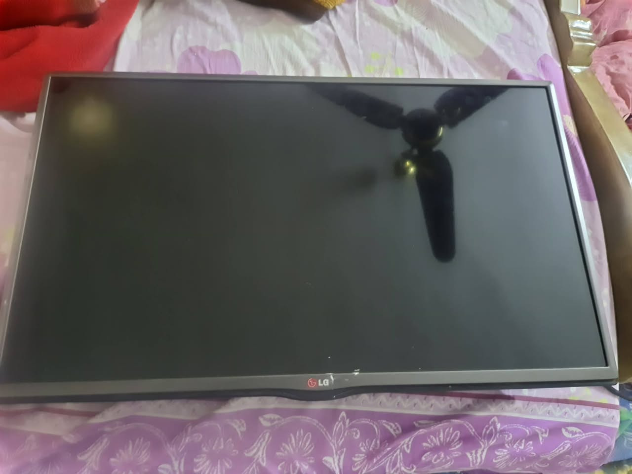 شاشة تلفزيون ماركة LG 
الأصلي مو التقليد حجم 32 نظيفة
السعر مناسب : 85 مجال بسيط
العنوان : بياع ويتوفر توصيل داخل بغداد فقط
للاتصال : ***********
