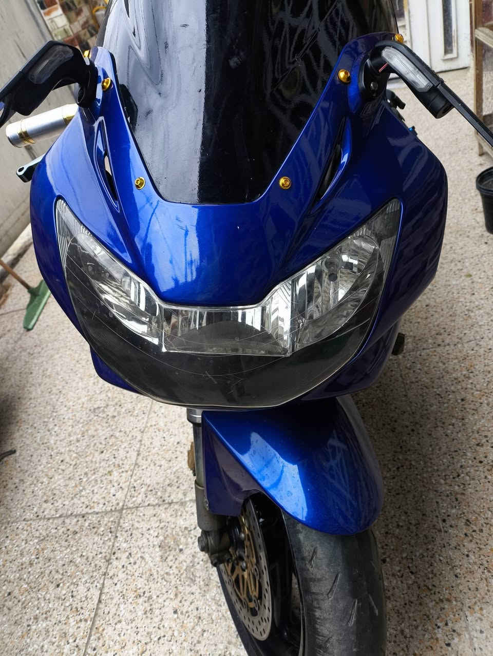 سلام عليكم دراجه 929RR  جاهزه كلها شغاله 
مكاني واسط كوت ***********
