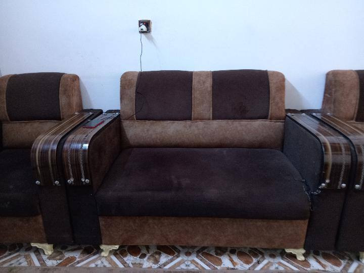 سلام عليكم ورحمة الله وبركاته يوجد تخم قنفات البيع بحي جولان ثانيه السعر 250بي مجال حك جيه ***********/***********واتساب تصال
