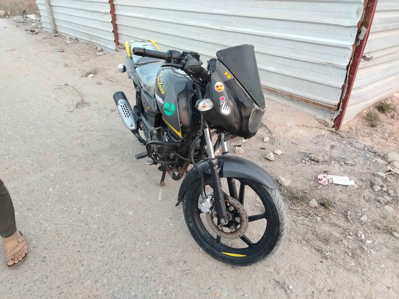 السلام عليكم دراجة بولسار رقم وسنويه  مكاني البصرة سعر1800 قم صاحبه ***********
