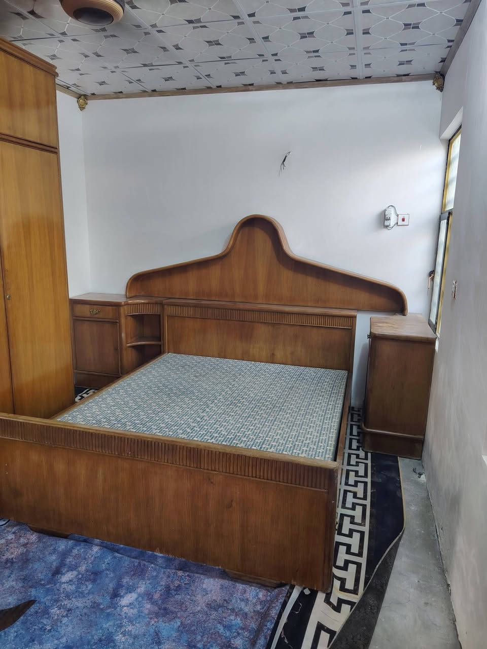 غرفة نوم شرط كله صاج طابقين 6باب أي كسر مابيه نظيفه كلش 550 أو بيه مجال مكانه نداء شارع جامعة الكفيل ***********
