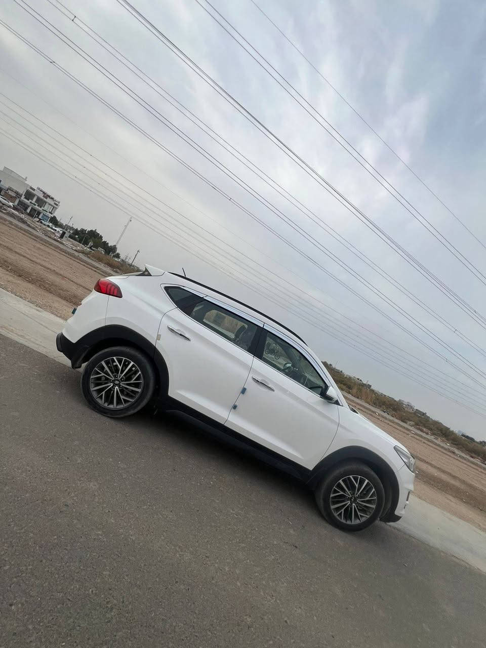 السلام عليكم من رخصه مدير الكروب توسان 2020 ماشيه 115  رقم بغداد انكليزي باسمنه بيها اصبع بارد بل بنيد وبيها شبر بدعاميه الخلفيه صبغ فقط الباقي مكفول كفاله عامه السياره تاخذها سونار سياره موصافاتها بصمه بانوراما كشنات جلد موصافات التوسان المعروفه ارضيه مدوشمه نايلون بوب نايلون  محرك مكفول تبريد ثلج كير مكفول صدر جديد تخم تاير جديد السياره متعوب عليها مكان السياره بغداد الدوره حي دجله شارع ٢٥ رقم تلفون *********** اتصل وبيك خير ودلل السعر 220 وبيها مجال  شي بسيط حك الجيه
