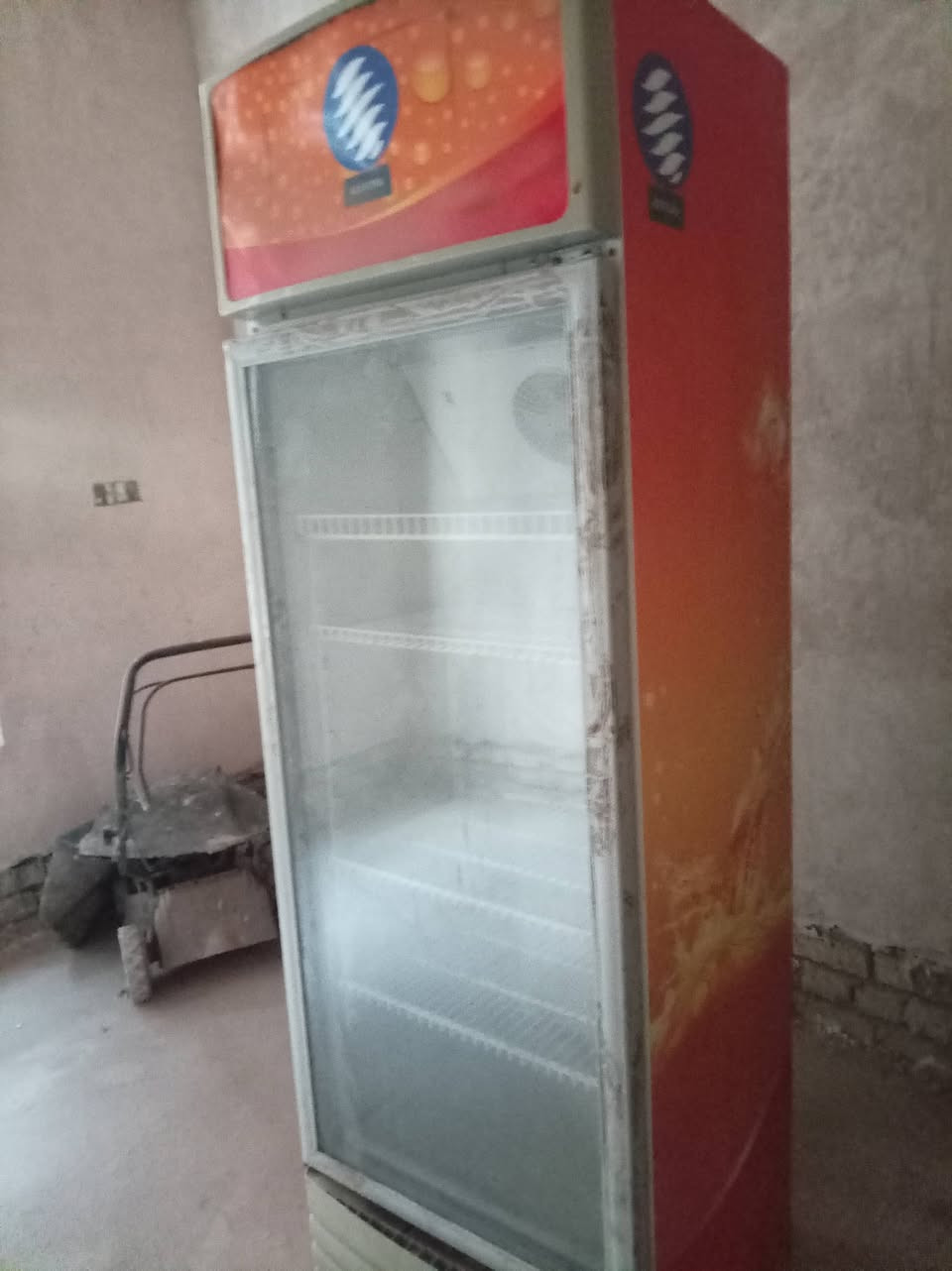 السلام عليكم  براد للبيع نضيف كلش بل جيس سعره 250بي مجال اتصال العنوان بابل طليعه***********
