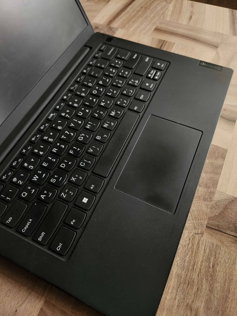 لابتوب لينوفو k14 )AMD) صناعة 2021 💻

تفاصيل المعالج: 
معالج AMD Ryzen 5 5600U 
6 أنوية 12 مسار 
تردد 2.3GHz ويدعم توربو 4.2GHz ✈️
مقارب لمواصفات Intel Core i5-1240U

رامات 8G نوع DDR4 سرعة 3200 
كرت الشاشةAMD vega 7  بذاكرة 2G Vram
منفذ type C للبيانات و منفذ type C للشحن 
شاشة حجم 14 دقة 1080p 
ملحقاته: الشاحن الخاص بيه 65w + جنطة + ماوس 
ملاحظة: الابتوب بيه كسر صغير بل كفر موضح بالصورة
السعر 280 الف فقط 💸 مع العلم صاحبه مشتريه ب450 قبل 4 أشهر 
العنوان بغداد الحرية متوفر توصيل 🚚 
واتساب: *********** ☎️
رابط تواصل: https://wa.me/9647733601242 بغداد, العراق
