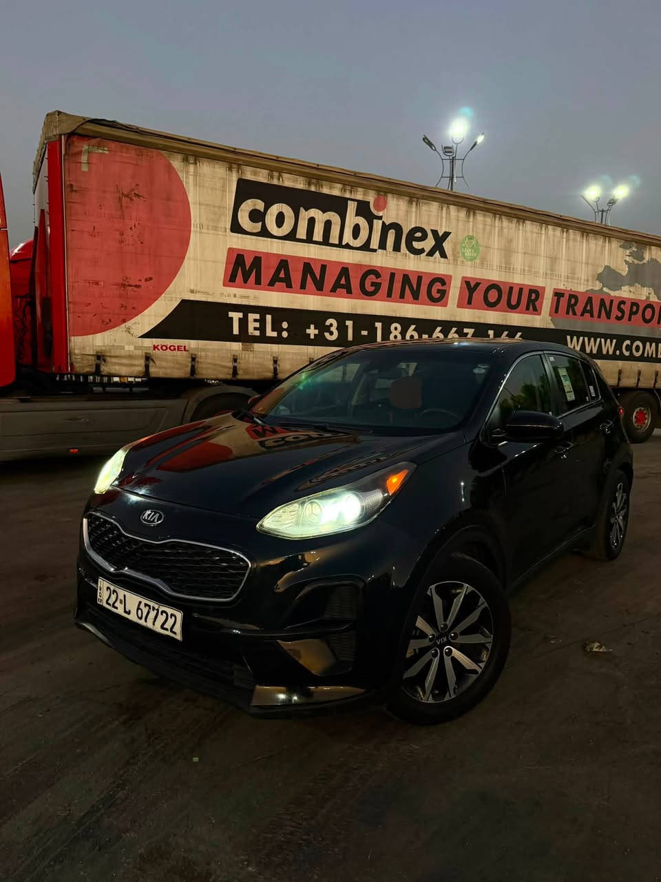 🚘 للبيع كيا سبورتج اسود ملكي
موديل2020 LX وارد أمريكي 🇺🇸
للجادين فقط، سيارة نظيفة وحالتها جداً طيبة واستعمال شخصي، وعليها إدامة كاملة وما محتاجة أي فلس.كل نقص ما بيها سيارة حلوة مال جناي 

✅ بصمة 
✅ لايت زنون اصلي عالي ناصي 
✅ شواصي ولغود مكفولات
✅ شاشة + كاميرا خلفية
✅ تحكم ستيرن من الجهتين
✅ مثبت سرعة
✅ كشنات مدوشمات 
✅ رادار امامي 
✅ تكييف ثلج
✅ تايرات بحالة ممتازة
✅ داخلية مرتبة ونظيفة

بالنسبة للحادث:
السيارة وارد أمريكي، الحادث خفيف جداً، فقط البابين مصبوغات جهة السايق وتعميرهن درجة اولا،  بدون دواخل، وبارد بل تكمة اثر طابوكة واضح بل صور اذا تركز والبارد بل قبق مال صندوك كد ٤ اصابع غير حادثها مال امريكة مكفولة 

السيارة جاهزة للفحص بأي مكان ببغداد، وإذا بيها غير الكلام المذكور اني ادفع السونار مالتها 

📌 رقم أربيل حلو مميز وباسمي تحويل فوري ة.

 الي يدور سيارة يرتاح منها ويستخدمها بدون وجع راس يجي يشوفها ويحكم بنفسه.

⚠️أرجو عدم الحجز أو الوعد إلا بعد المعاينة والاتفاق النهائي، حفاظاً على وقت الجميع. والله يبارك للبايع والشاري.
السعر : 138 وبيها مجال بسيط 
📍المكان: بغداد / الدورة 
📞 ***********
