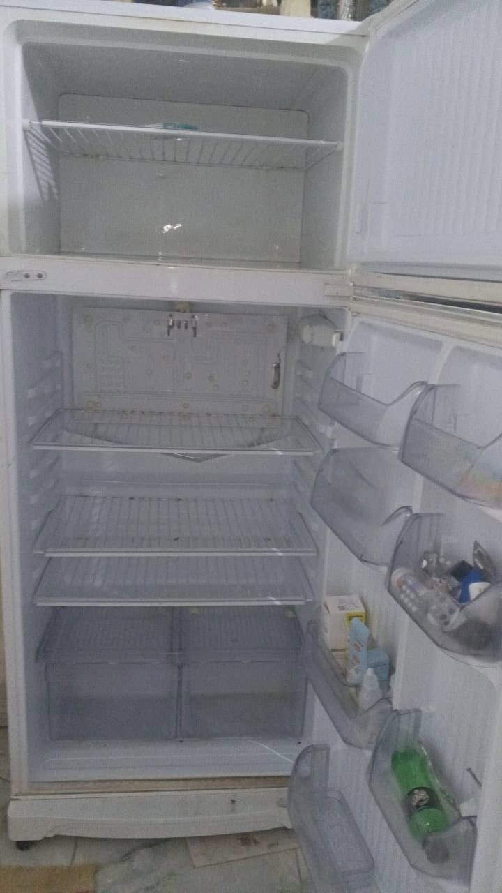 ثلاجة نوع (كريازي) ١٨ قدم
استعمال قليل مع ضمان الفحص 

السعر —٣٥٠الف اوبيه مجال 

للاتصال _ ***********
ولواتساب كذالك… 

:العنوان النجف الاشرف 📍 الكوفة شارع المعمل …
