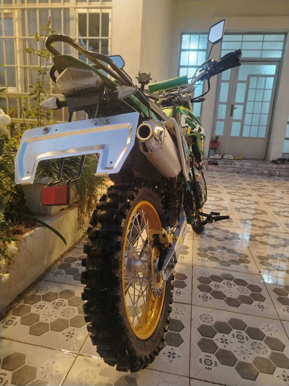 للبيع قفاز ياباني محرك250نضيف كلش زيرو السعر 1250،000 ماشي17000 دهن موتل كله اصلي وودرجه اولئ ونضيفه بشكل للاستفسار ***********
