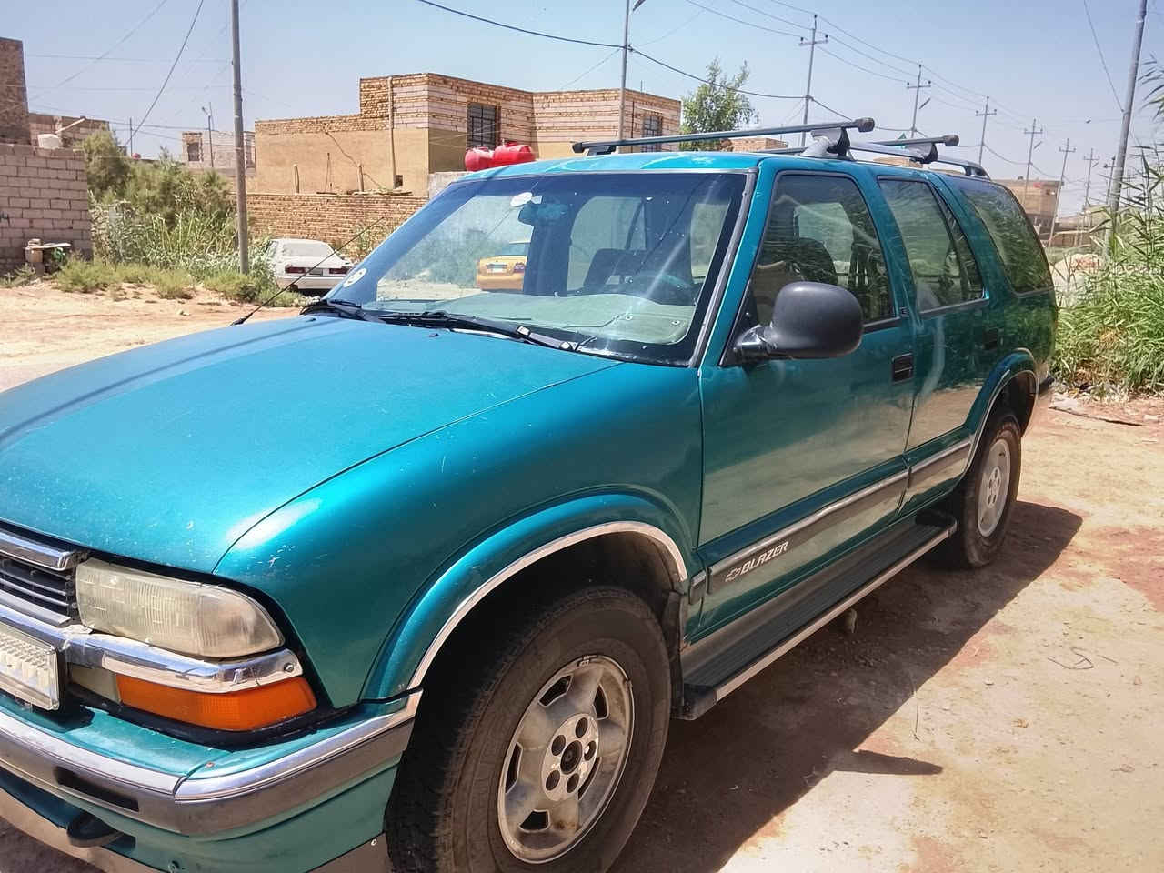 السلام عليك جيب كلايزر موديل 1995رقم بغداد تحويل مباشر مكينه وكير راس الثور فيه وبطل حاويه بدي بلادي مكفول من الضربه والصبغ بلادي حدادي جديده كهربيات شغاله السياره مكفوله مبيه نقص جاهزه بيع ومراوس مكان السياره الدوانيه قضاه الشاميه رقم الموبايل ***********

