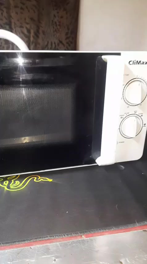 مايكرويف للبيع استعمال مرتين اخو الجديد سعر ب70


**إذا كنت صاحب هذا الإعلان وتريد حذفه لأي سبب، رجاءا أرسل رسالة إلى الدعم الفني**