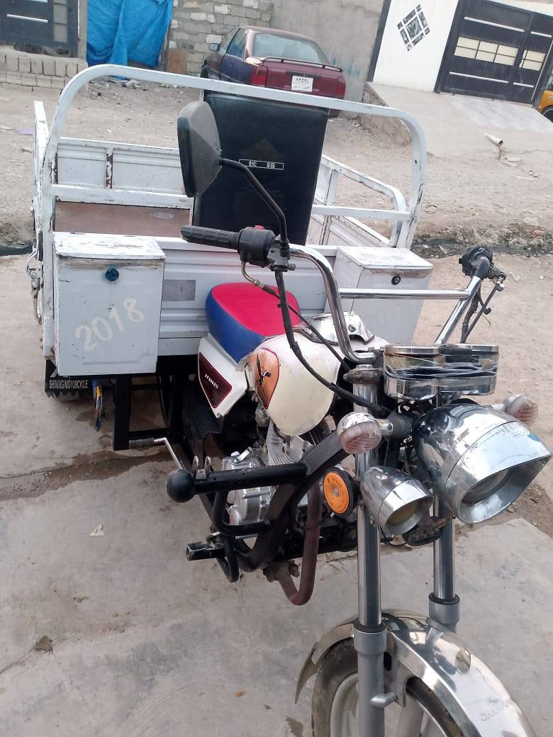 السلام عليكم ستوته للبيع موديل 18 محرك 24 نظيفه بدون صبغ بالشرط محرك شرط كهربائيات شغال شاصي احلا من الصور   مع الجنج مال جناي  سعر مليون و300وبيه مجال 
***********
