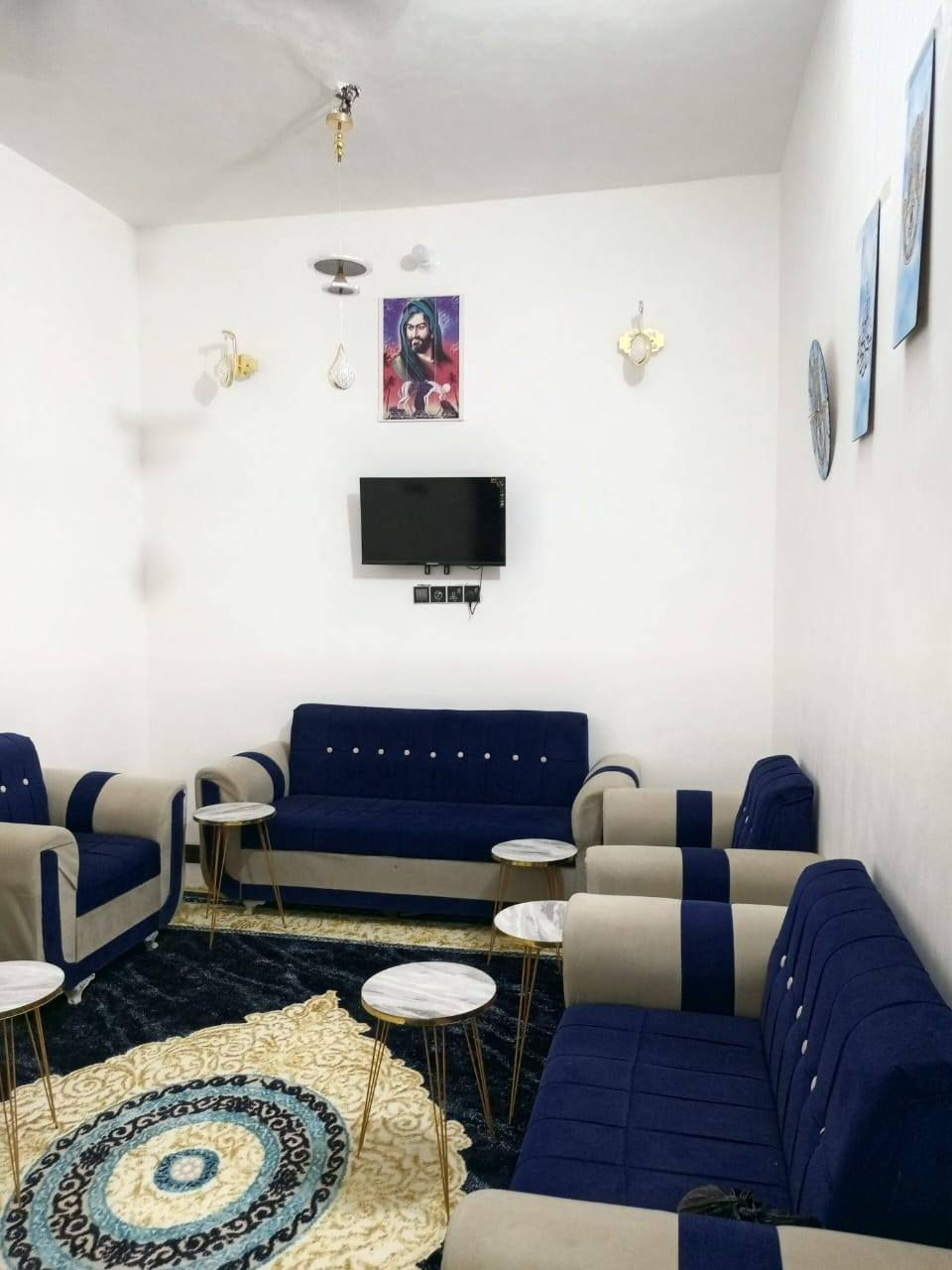 بسم الله الرحمن الرحيم 
بيت زراعي مساحتة ١٠٠ متر بي وصل تطويب في منطقة الصخيين نزلة المهندس بصف الركن قرب المولد بيت نضيف وجاهز ماء كهرباء البناء بلوك كهربائي سقف وارضيه كونكريت البيت يحتوي على مطبخ وصاله واستقبال وغرفه صحيات خارجية وداخليه
📞 للاستفسار مراسلة الصفحه او الاتصال على الارقام ***********
