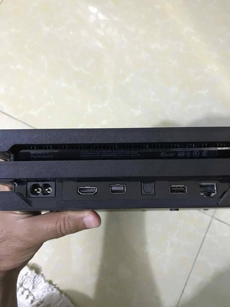 بلي فور واحد تيره أونلاين ويا ٣ لعبات وقرص وجوستك أصلي نظيف جدا رايده 260 وبي مجال مكاني بغداد ***********
