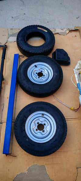 السلام عليكم غراض تكتك شركة للبيع الكاعيات كلهن ب25 المسجلات اثنين والكشن والمرايه ب45التايرات كلهن ب60 ***********
