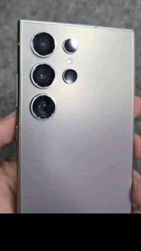 سامسونك s24الترا نضيف سعره ٩٠٠ وبي مجال قليل مراوس اروس عادي توصال0776...