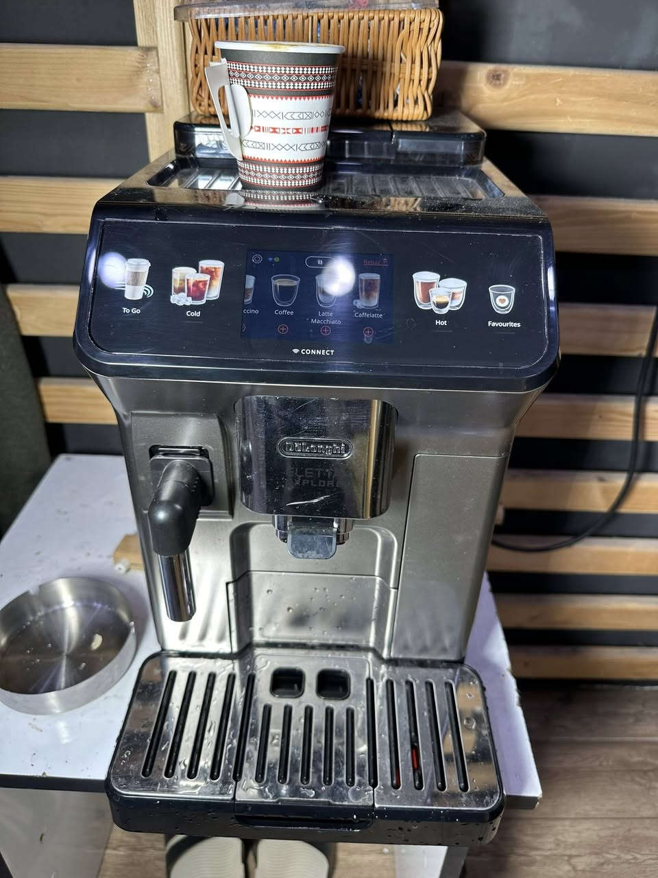 delonghi  فقط واحد متوفر بسعر ٨٥٠ الف بيها مجال  الحجز مباشر خاص ***********

