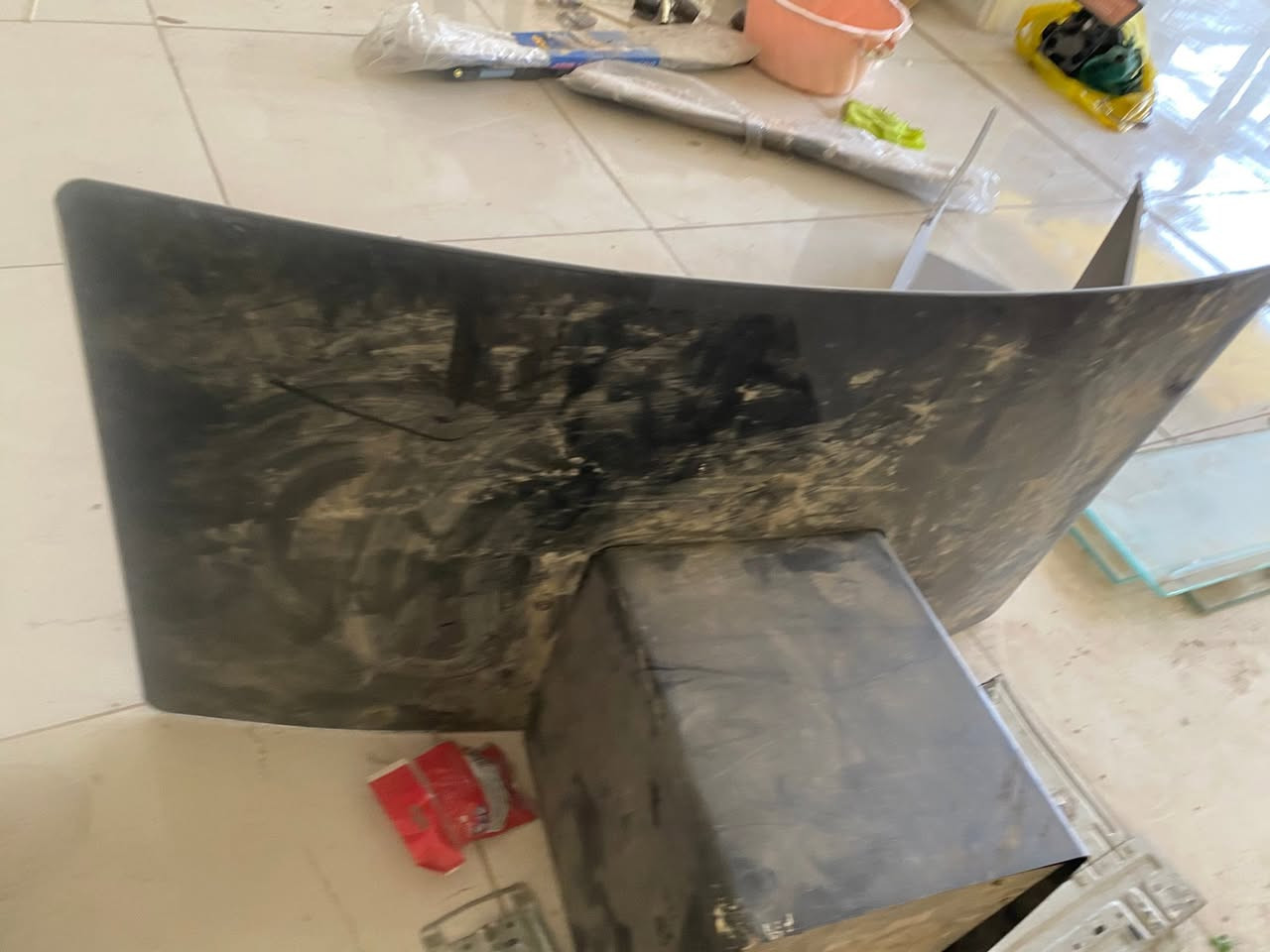 سلام عليكم عندي ساحبة للبيع السعر 35المراسلة فقط واتساب ***********
