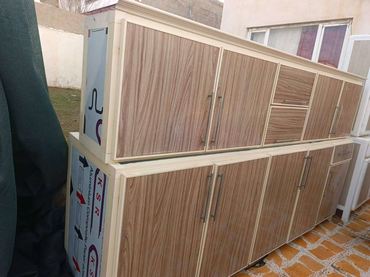 ثلاث كاونترت ومغسله السعر مليون المكان اربيل***********
