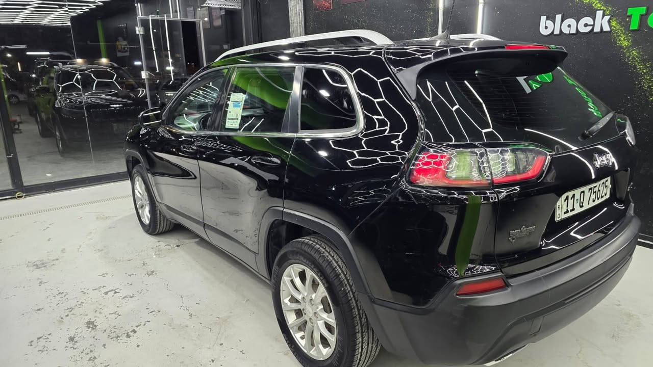 السلام عليكم جيب بزون موديل 2019  بغداد باسمي محرك 6سلندر   بيه صبغ صبغ صفحه بدون حادث بدون يرباك بيها من امريكي تكردح بصفحه ورقم شاصي مرفق بالمنشور  بدون دواخل  تخم تاير السعر 127
مكان السياره الانبار الفلوجه 
***********
***********
