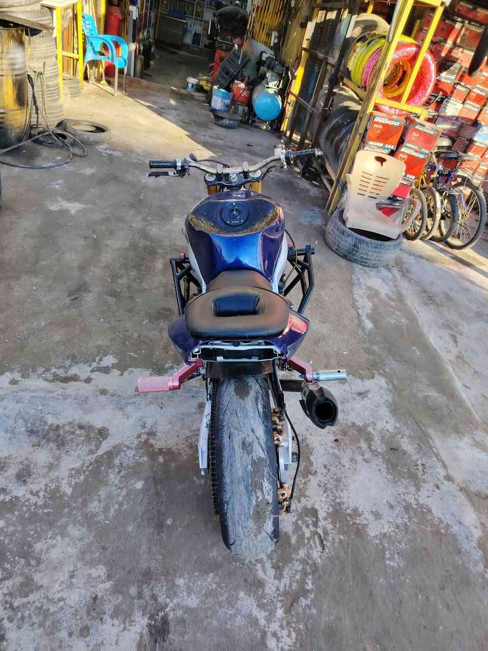 السلام عليكم دراجه كاوسكي 636 ٢٠٠٤ دراجة جاهزه نكره بكل وقت عنواني بغداد حسينية راشديه دراجه مفتوحه كصه ٢٠ يم مشمش ***********
