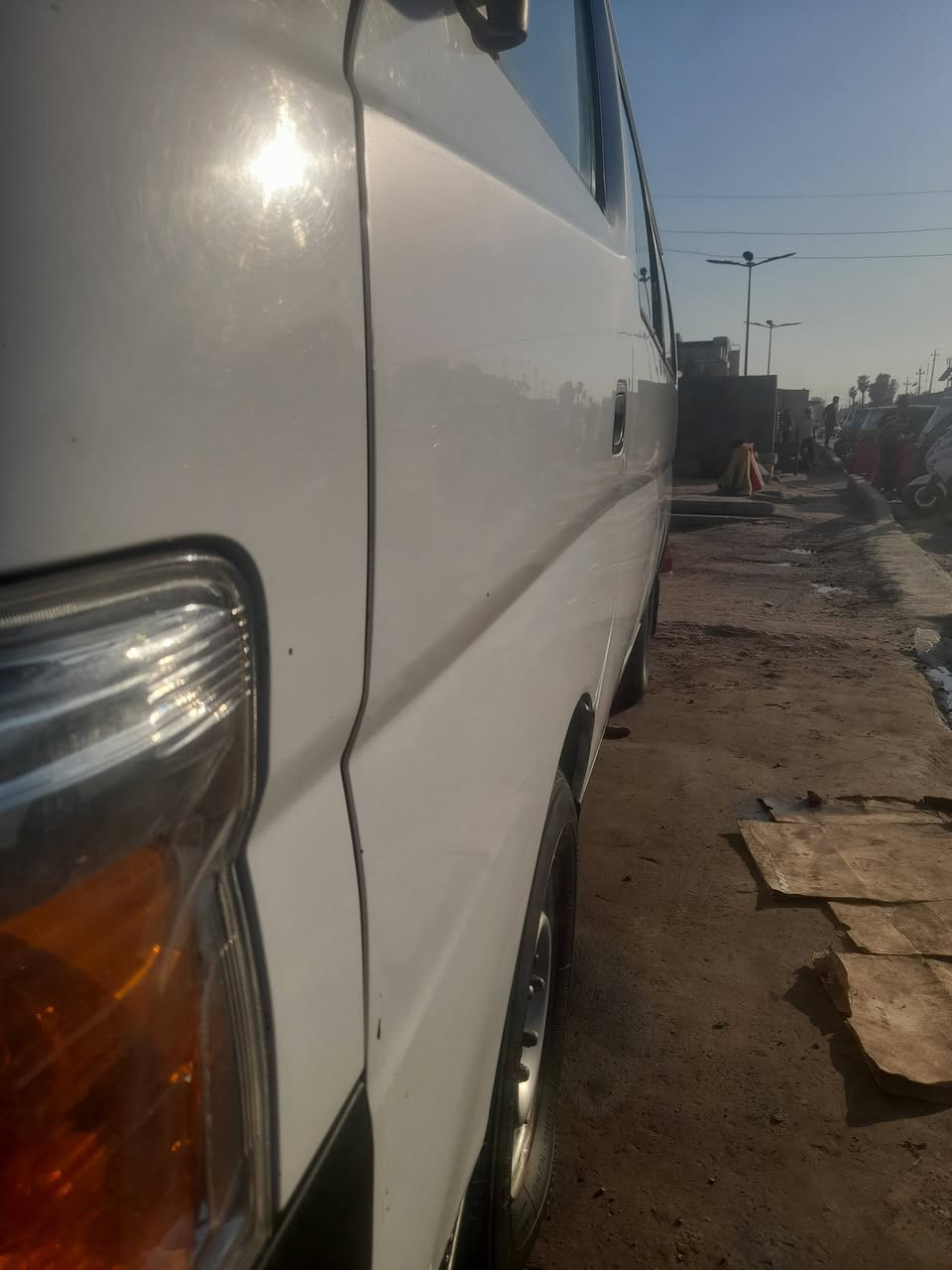 السلام عليكم سياره نيسان اورفان سعر 120 وبيها مجال بغداد  مدينه الصدر هاتف ***********
