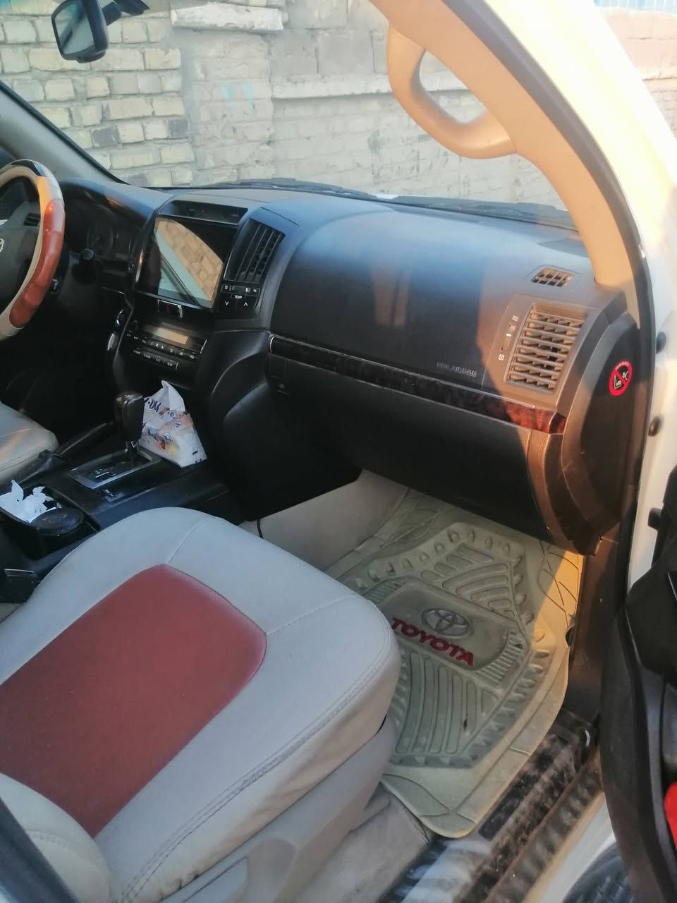 لاندكروز ٢٠١٠ للبيع للاستفسار الاتصال على الرقم *********** السعر ٢٧٥ وبيها مجال تحويل ثاني يوم السياره جاهزة رقم بصرة
