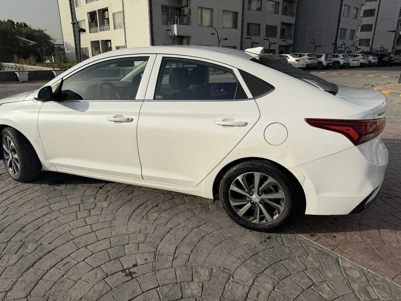 السلام عليكم
هونداي اكسنت موديل 2019 الشكل الجديد 

وارد امريكي حادث خفيف مرفق مع الصور 

محرك ١٦٠٠ 

شاشة كبيرة

كاميرة

تحكم ستيرن

وضعية قيادة 

ماشية ٤١ الف 

السعر 107$ 

*********** 

مكان السيارة  بغداد / السيدية
