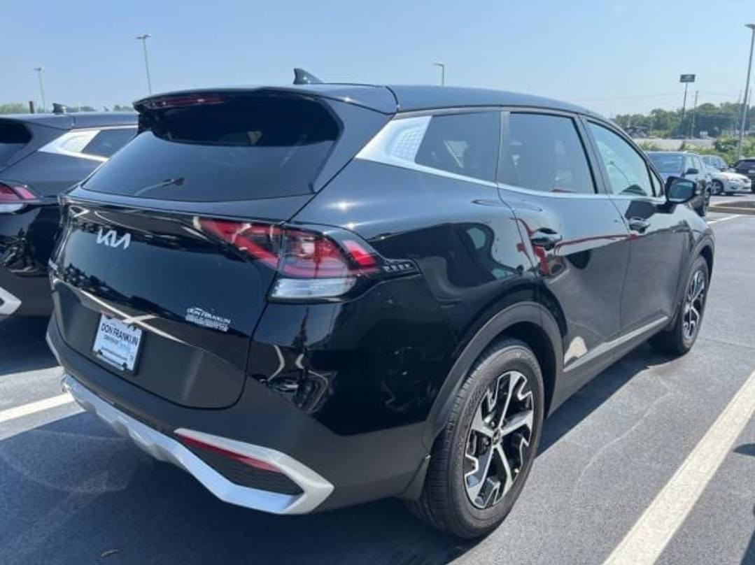 السلام عليكم
سبورتج للبيع بسعر مناسب
موديل 2025 الحجم الكبير الشاصي الطويل
محرك  2500
حادثها عبارة عن اضرار طفيفة
الترايش البلاستيك مال القمارة مشلوعات و موجودات داخل السيارة
الجامة الامامية مكسورة
شخط بالبنيد
طعجة خفيفة متبين بين الجاملغ و البنيد جهة السائق
 EX السيارة فئة
 بصمة وتشغيل عن بعد
كشنات جلد
تدفئة بالكشنات
منفذ شحن بالكشنات
شحن وايرلس
كرسي السايق كهربائي
رادار امامي تنبيه خروج عن المسار
اشاير بالمري
تحكمات بالستيرن
اوتو ستوب و اوتو هولد
٣ مودات للقيادة
تبريد امامي خلفي
هواي مواصفات بيها
السيارة مشحونة مباشر للبصرة
موعد وصولها ٢٠ _ ٢٥ يوم اذا الله سهل
السعر ١٥٤ ورقة فقط واصلة لميناء ام قصر
بدون كمرك
***********
