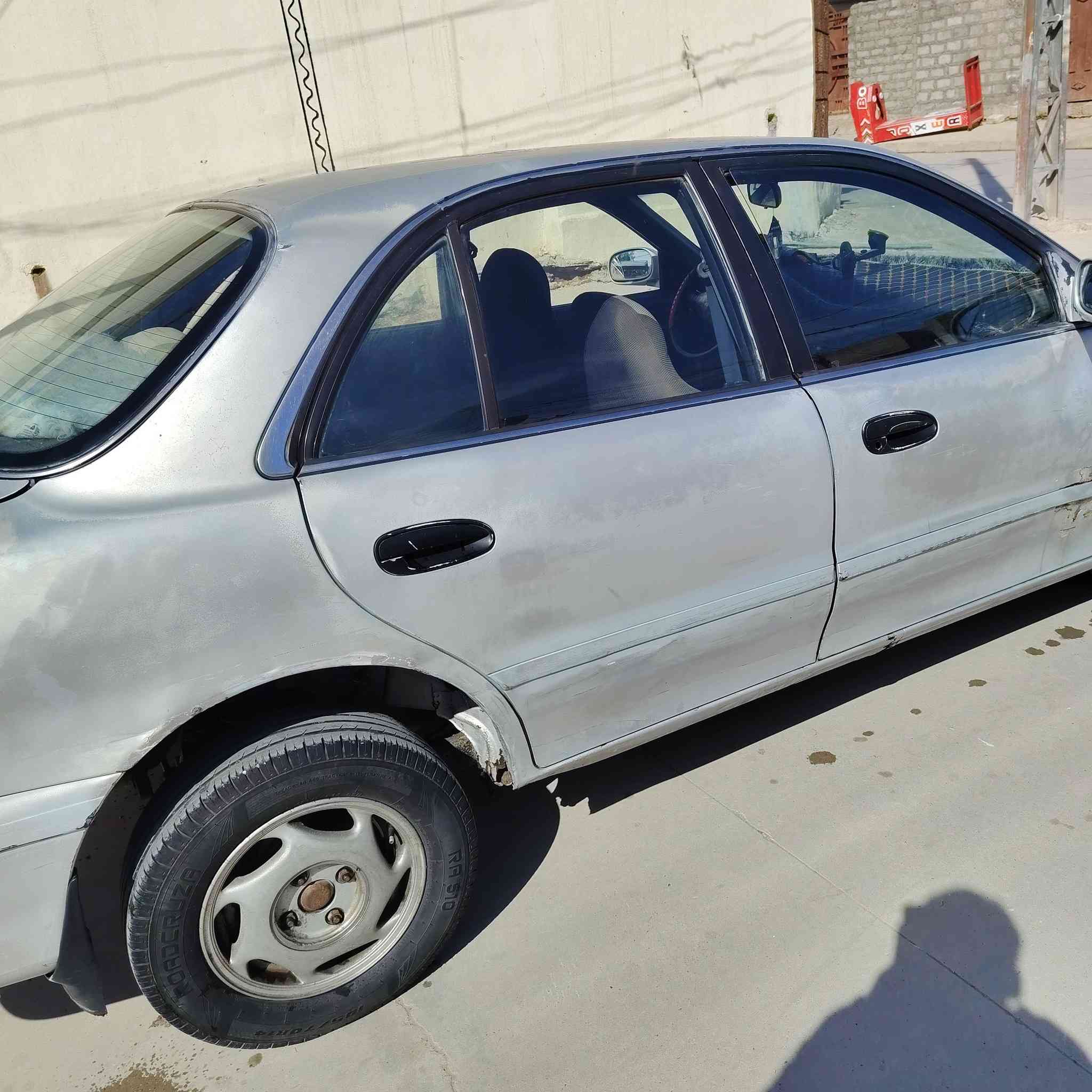 السلام عليكم سيارة سوناتا موديل 1994 محرك گير شرط نضافة جدام العين السيارة اوراقها كاملة مصفرة غرامات
السعر 35وبيها مجال شي قليل
مكاني ناحية حمام العليل 
الرقم ***********
