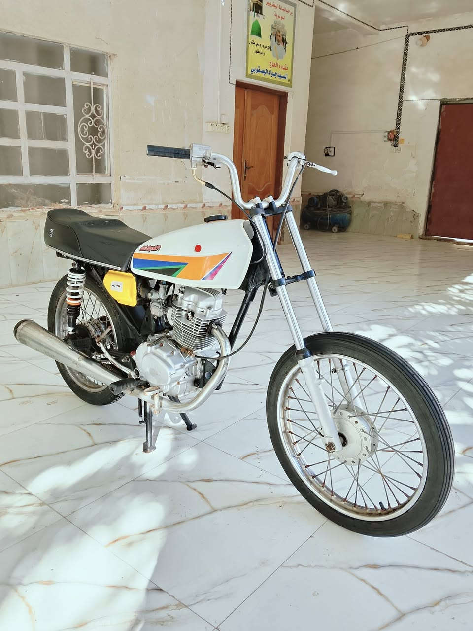 سلام عليكم..
دراجه نامه للبيع كلك كلك

مفتوحه بوشه وبستم 

دراجه جاهزه ماعوزه شي 

السعر.350.مكان سوق الشيوخ ناحية الطار 

‏‪0784 275 7723‬‏
