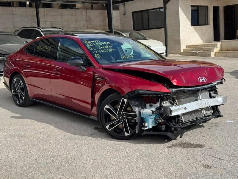 HYUNDAI SONATA N-LINE 2025
 
📍السيارة موجودة في الأردن الزرقاء المنطقه الحرة  

هيونداي سوناتا ان لاين  2025 
المسافة المقطوعه 3525mi
اللون . احمر 
محرك. 2500cc تيربو 
الموديل 2025

                  ======= الاضافات👇👇 ======
  
فتحة بانوراما 
شاشة كبيره نفكيشن 
رادار امامي
 مانع تصادم
مانع انزلاق 
تحديد مسرب .
نقطة عمياء .
تصحيح مسار 
بصمه تشغيل 
بصمه ابواب 
كاميرا خلفيه 
طارة مدفية 
تشغيل عن بعد سياره 
كراسي مدفية  
كراسي كهرباء
كراسي جلد 
كراسي ذاكره  
مثبت سرعة
تحكم ستيرن
شاحن وايرلس
هاند بريك كهربائي
حساسات خلفيه + اماميه 
حساسات مانع تجاوز 
ويل 18  
اضويه امامي زنون LED
اضويه خلفيه LED
كشافات LED
نظام GPS+خرائط 
كندشن مركزي امامي او خلفي 
وبلوتوث 
مدخل USB+ AUX

🚗🚗 حادث السيارة كما موضح في الصور  🚗🚗

الأردن الزرقاء المنطقه الحره شارع 20 شمال 

التواصل / عمر الدليمي 00962786166701 علي الكرغولي 00962788505634


**إذا كنت صاحب هذا الإعلان وتريد حذفه لأي سبب، رجاءا أرسل رسالة إلى الدعم الفني**