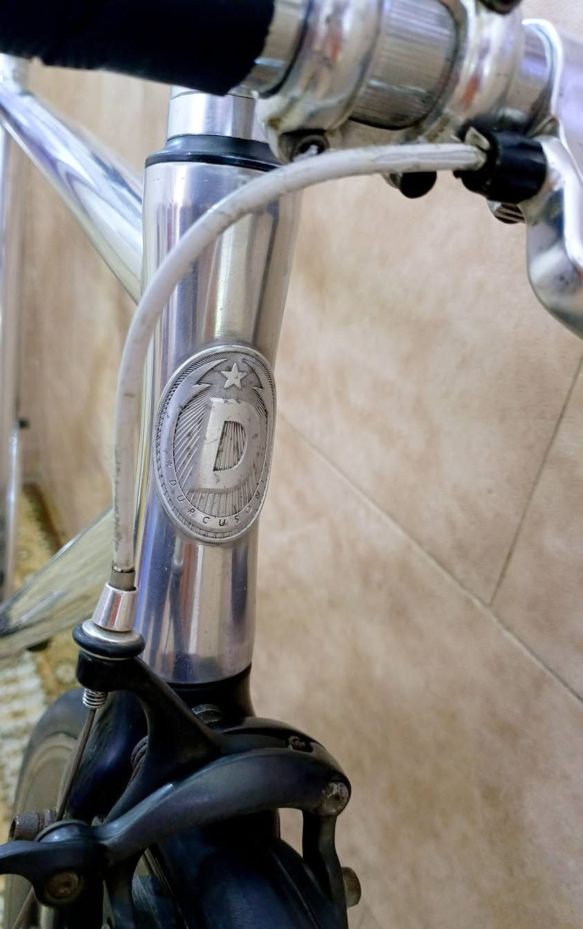 السلام عليكم شلون كباتن الغوالي 🌄
متوفر للبيع دراجة فكسد  مميزة كلاسيك 😊😍

معدن  الدراجه // فول المنيوم 🤩☺️

قياس فريم // 56  فريم عالي 🤩☺️

ويالة الدارجة // ماركة نوفتك اصلي  بولبرن فول سلاسة ومتانة 😍🤩

نظافة الفريم//99*100🥰🤩

سعر 220  الف وبيها مجال  شراي 
بغداد القاهرة قرب حلويات عدنان//***********
