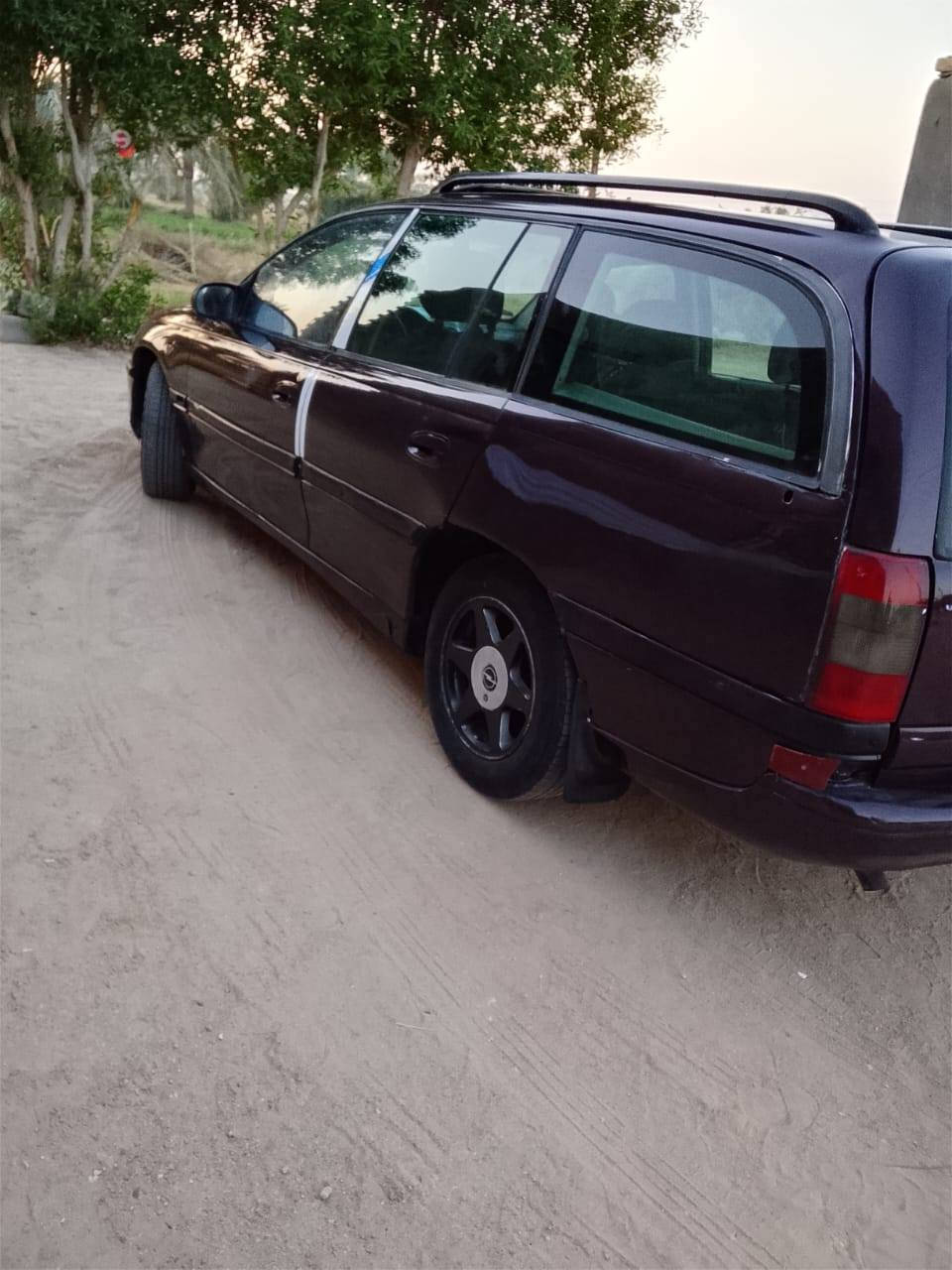 اوبل بزون موديل 2000خليجي بسمي مكينة وكير ونجي حدادية تايرات جاهزة توه معمرينهة صبغ فرن بيع اومراوس السعر 38/***********
