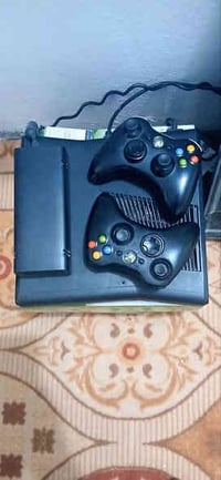 اكس بوكس للبيع نضيف بدون اي خلل جوستيكات 2 كامل ملحقات 127 لعبه السعر ...