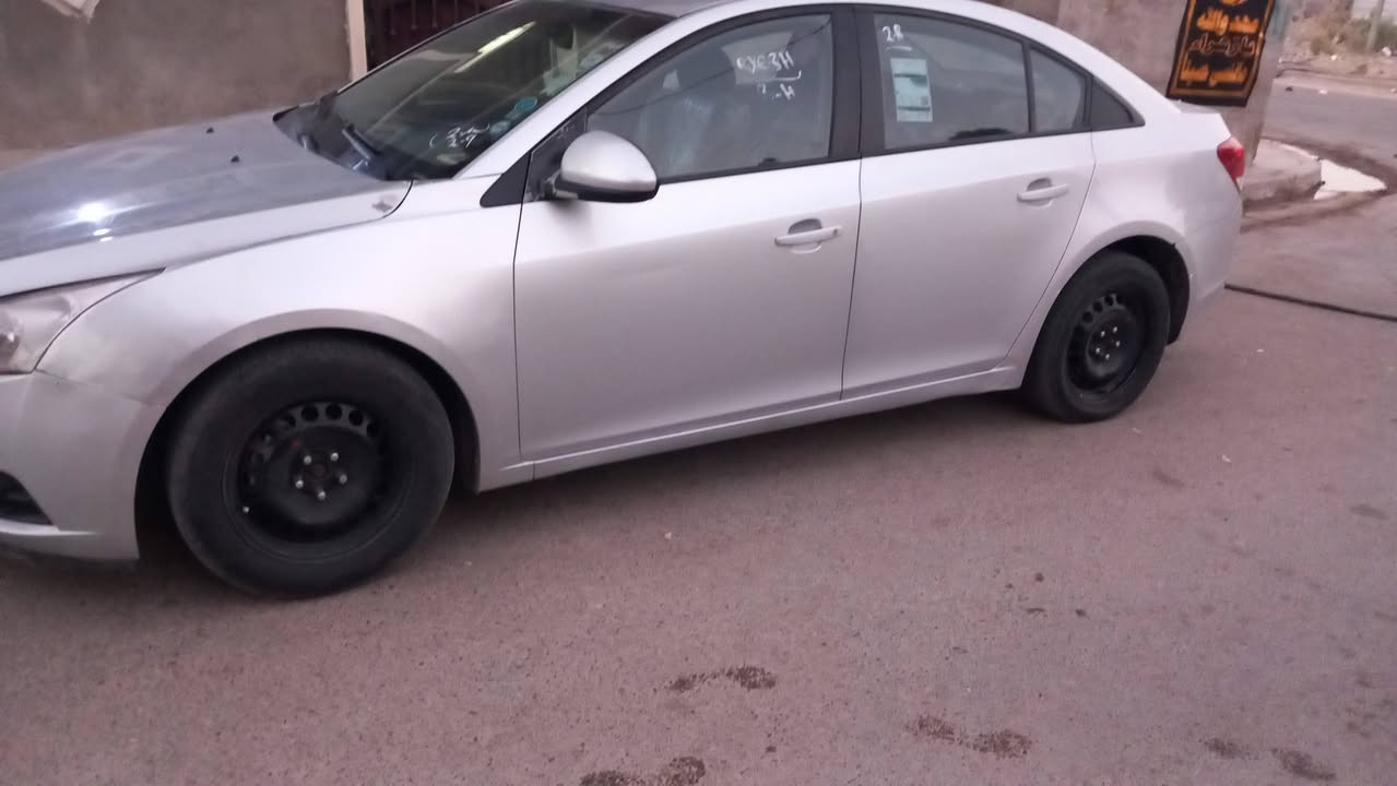 السلام عليكم ورحمة الله وبركاته جميعا شوفر ليت كروز 1800 للبيع 2012كير محرك تبريد كفاله السيارة 3قطع فقط بسمي السعر 70وبيها مجال العنوان بغداد الاعلام..***********
