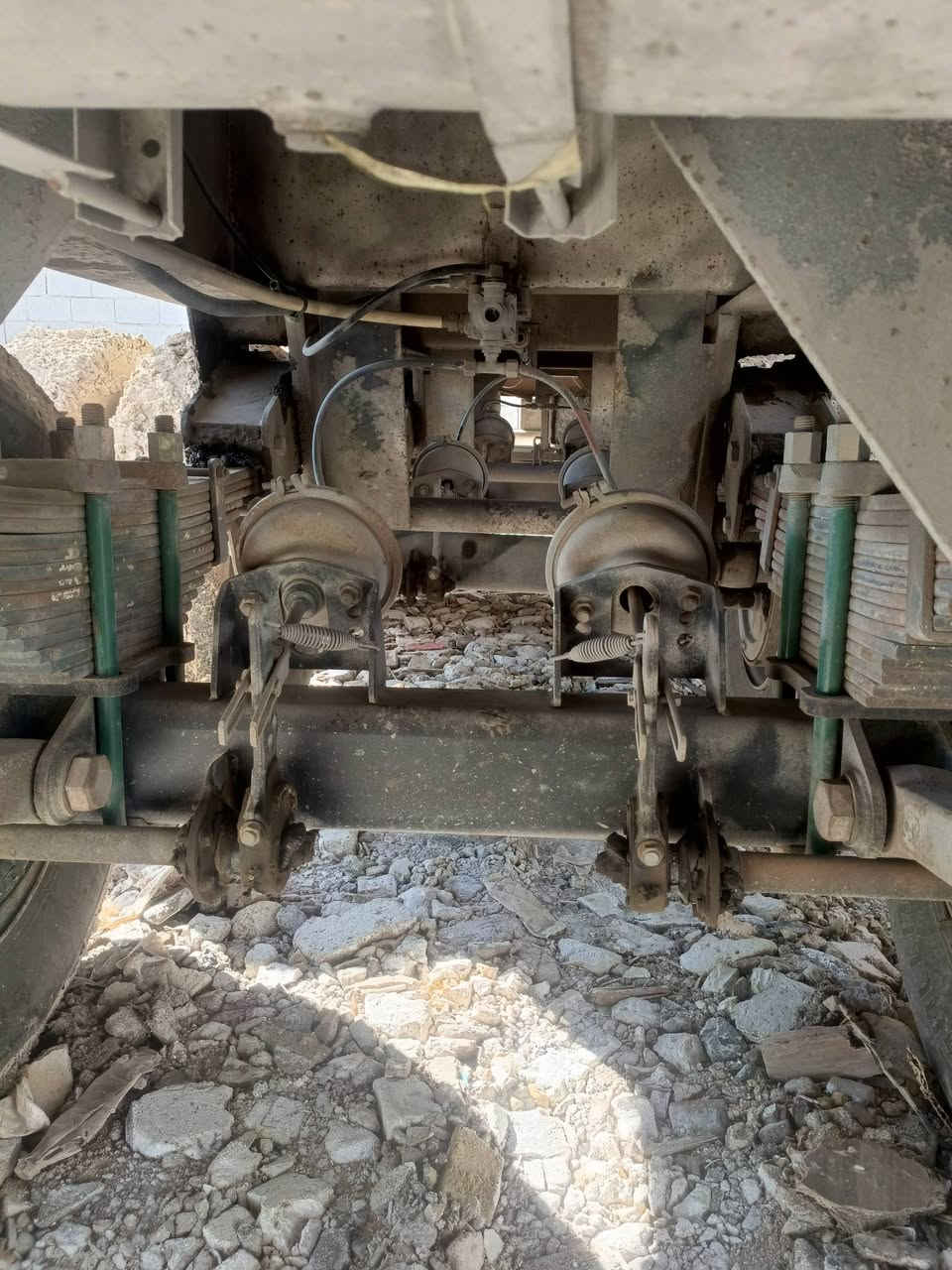 السلام وعليكم عربانه للبيع اكرونه بلاديه طوله 13 وربع ارتفاع 195 دناكير 14 صيني جدد تخم تاير تخم وياله جدد هسه شادهن هوه كهرباء كامله عربانه خفيفه بطوناج مكانه بغداد سعر 105 وبيه مجال لاستفسار ***********
