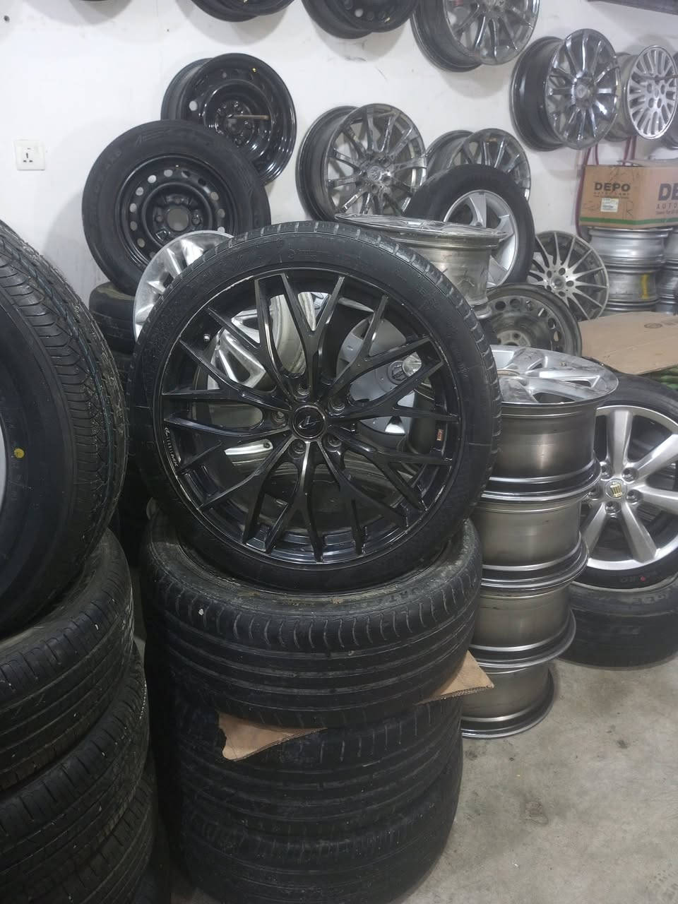 بابەت شاهینە مەلیکە ،بەتاک بەکۆ ،دنگە ،ڕۆیاڵ ،وێڵد ، ستیل، هەیەو سەردانکەن ،شوێن هەڵبجەی تازە ،***********
