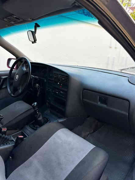 السلام عليكم
اوميكا ستيشن موديل 1991 مكينة 20 
مع كوبون بانزين السعر 38 بيها مجال بسيط
شرط التحويل.
التواصل ***********
