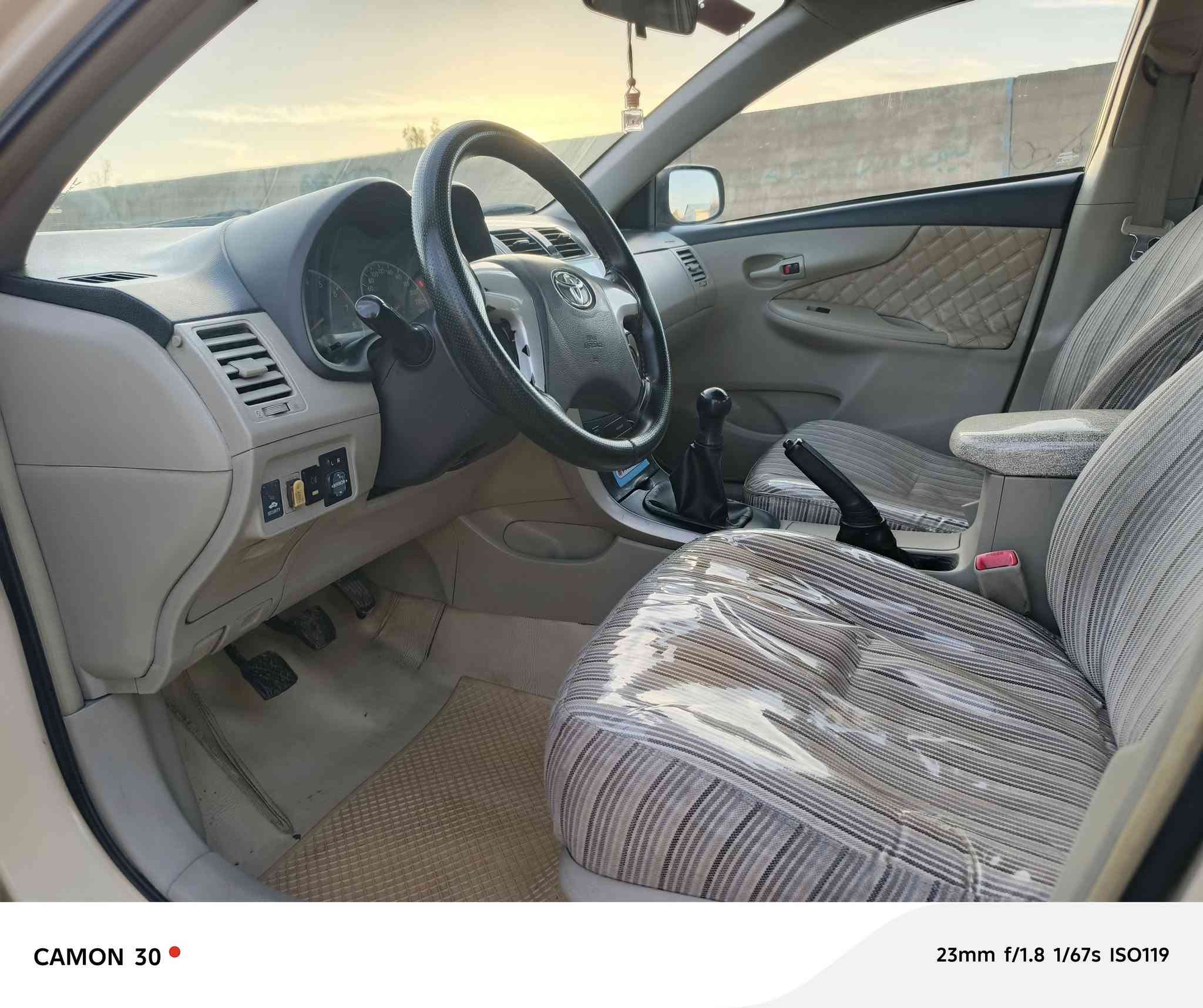 کرۆلا  تەکسی 2012کیرعادی بارچە رە ش بیشو دوای کە پس شانو سە قفی بۆیاخی نیە مە گە ورە ی بیلاد تەکسی سەنەوی هە تاوەکو2028تازە یە نرخ 125کەمیک مە جال ***********
