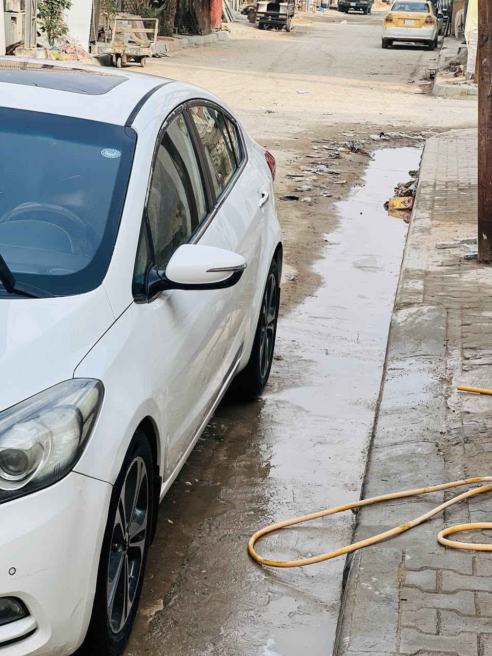 سيراتو 2014
محرك ١٦٠٠خليجي
بيه بارد بل عتبه مالت سايق 
وبيه بارد بل باب العبري والباقي كفاله عامه
رقم أربيل جديد ل29
السعر 130وبيه مجال
المكان النجف
رقم ***********
