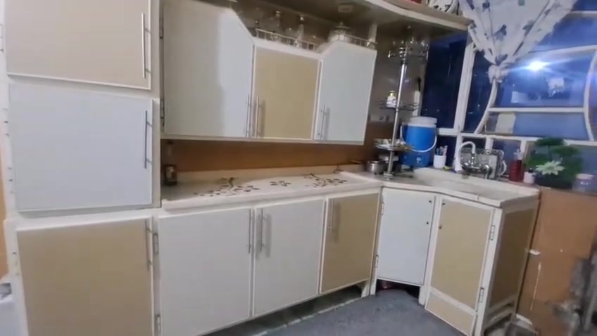 كاونتر كامل للبيع اللون الليموني سعر ٤٥٠ بي مجال أضراره بسيطه نظيف بعده  سبب البيع الانتقال ٥ أمتار ونص طوله  والكاونتر الثاني البيجي كله مرمر تقريبا ٣  أمتار كامل زاويه وسقف وملحق ونظيف بعده سعره ٣٥٠  بي مجال للشراي مستعجلين على بيعه لحد يكسر بسعارهن بيهن مجال قليل نظيفات سبب البيع انتقال


**إذا كنت صاحب هذا الإعلان وتريد حذفه لأي سبب، رجاءا أرسل رسالة إلى الدعم الفني**
