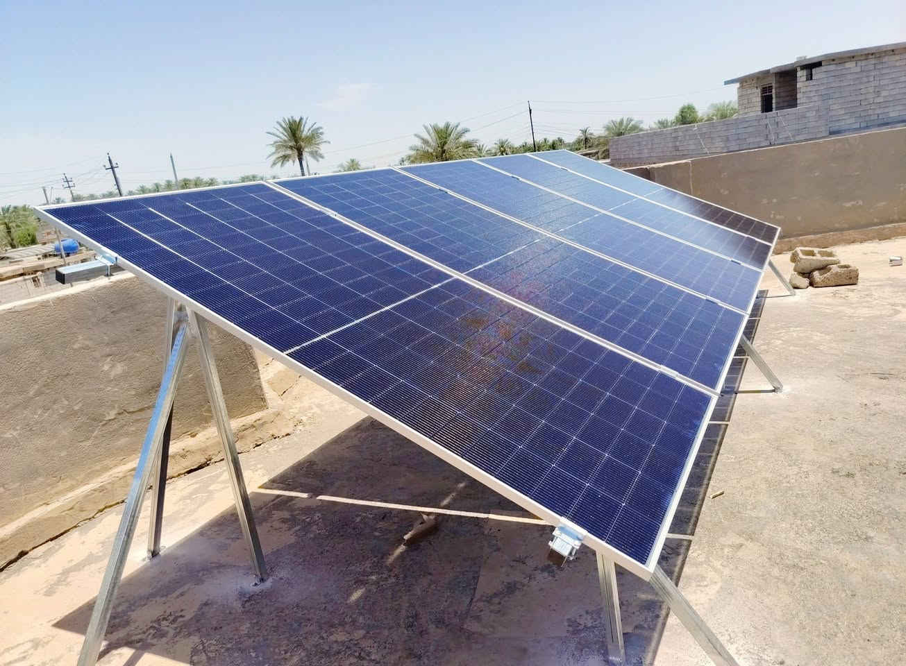 🔥 عرض مميز من الأرض الصلبة للطاقة الشمسية 🔥

⚡ منظومة 10 أمبير ليلي / نهاري متكاملة لأصحاب البيوت الباحثين عن الراحة والاستقرار بعيداً عن انقطاع الكهرباء والمولدات.

🌞 مكونات المنظومة:

🔋 بطارية RIZON ليثيوم 10KW - 200Ah - 51.2V ✔️ أكثر من 6000 دورة شحن وتفريغ ✔️ نظام حماية ذكي BMS ✔️ عمر تشغيلي طويل وأداء عالي

⚡ إنفيرتر SRNE نظام 48V ✔️ تشغيل مستقر للأجهزة المنزلية ✔️ شاحن شمسي MPPT مدمج ✔️ شاشة ذكية لمراقبة الأداء

☀️ ألواح شمسية جينكو درجة أولى ✔️ مقاومة للحرارة والغبار ✔️ كفاءة عالية في الأجواء العراقية

🛠️ تشمل المنظومة: ✔️ هيكل حديد مغلون ✔️ كيبلات أصلية مقاومة للحرارة ✔️ منظومة ATS متكاملة ✔️ نقل وتنصيب مجاناً

🛡️ الضمان: ✅ الألواح الشمسية 15 سنة ✅ البطارية 5 سنوات ✅ الإنفيرتر سنتان

💡 شغّل الإنارة والثلاجات والمراوح والشاشات والأجهزة المنزلية اليومية براحة وثقة.

🎁 عروض خاصة وأسعار منافسة لفترة محدودة

📞 للحجز والاستفسار: ***********

📍 الأرض الصلبة للطاقة الشمسية استثمر مرة واحدة... وتمتع بكهرباء مستقرة لسنوات. 🌞⚡

#الطاقة_الشمسية #العراق #بعقوبة #بطاريات_ليثيوم #RIZON #SRNE #منظومات_شمسية #بديل_الكهرباء #كهرباء_24_ساعة
