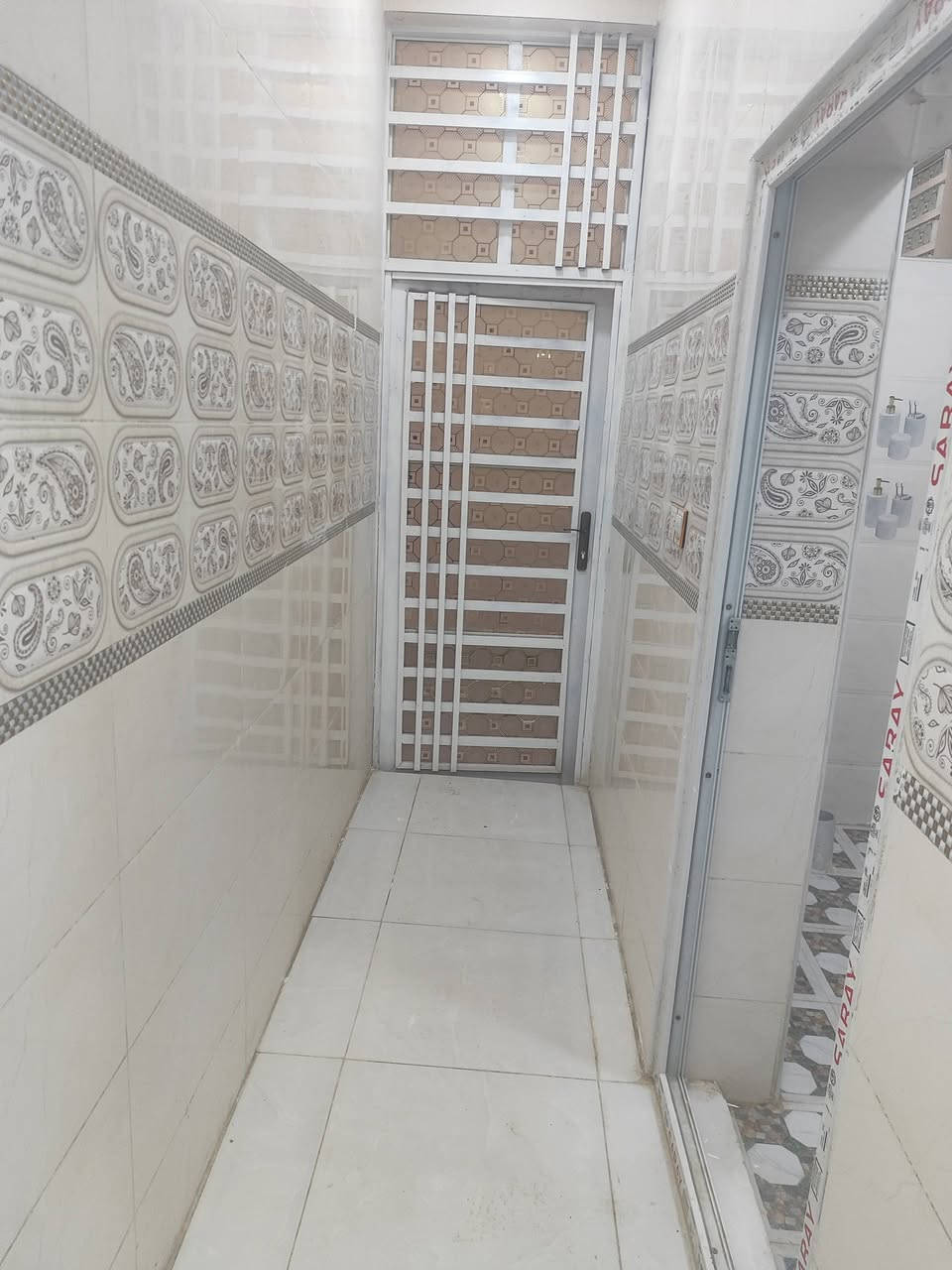 بيت للايجار سعر الايجار 250 العنوان حي الصحه.تصل إلى رقم  ***********
