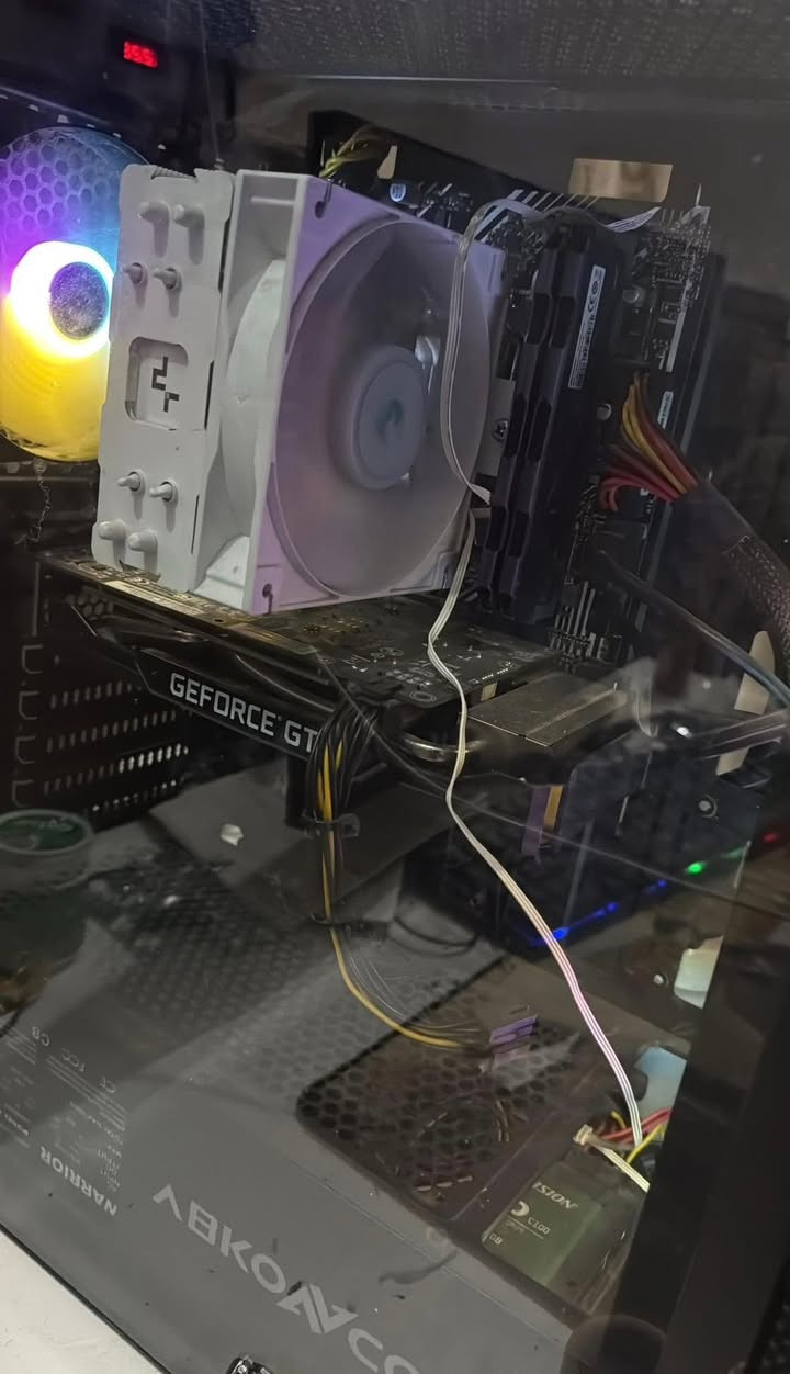 السلام عليكم ، تجميعة اقتصادية للبيع مستعجل
I5 10400f 

GTX 1660 TI

Asus H510M-K

Ram DDR4 16 GB 3200

Power Supply 500W

FAN CPU DEEP COOL AG400 ARGB WHITE

SSD 128GB

Case RGB

مواصفات الشاشة براند AOC 

2K

Ips

1ms

27inch

155hz

NVIDIA G-SYNC

دركسون PXN V9 GEN2 900 درجة فرتين ونص 

ستيرن+گير+دواسات مثل مموضح بالصور سعرة ١٠٠ الف قفل نظيف كلش واستعمال جدًا قليل

السعر كامل حاسبة والشاشة 700 الف 

لا يوجد توصيل افحص واخذ الحاسبة  كل القطع شغالة وممصلح بيها اي شي ضمان تفحصها بايدك وتاخذها

متوفر ماسنجر+واتساب 

***********
